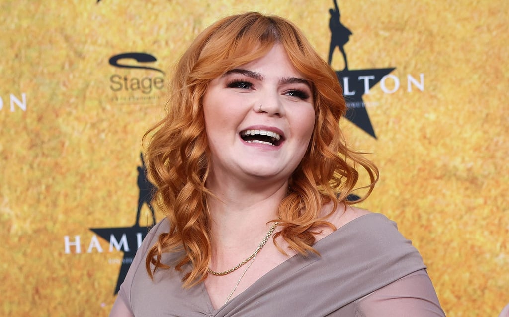 Sophie Passman läuft über den roten Teppich zur Deutschland-Premiere des Musicals „Hamilton“ im Operettenhaus Hamburg.