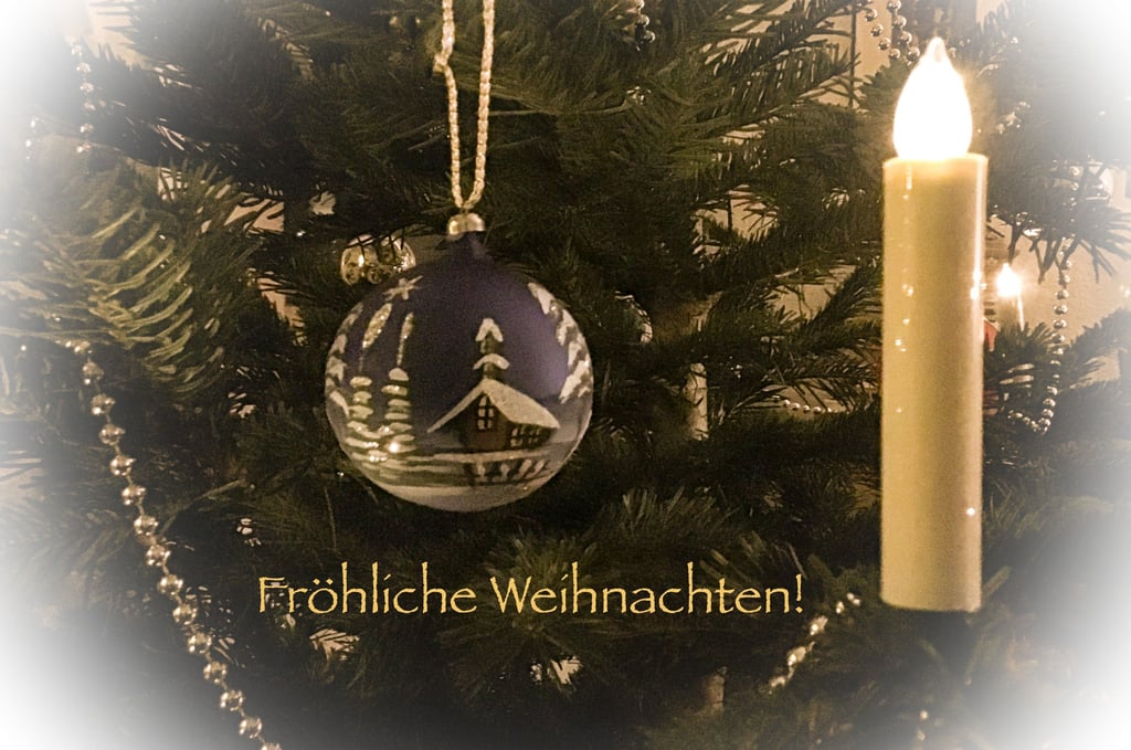 Der liebevoll geschmückte Weihnachtsbaum gehört zum Fest natürlich dazu.