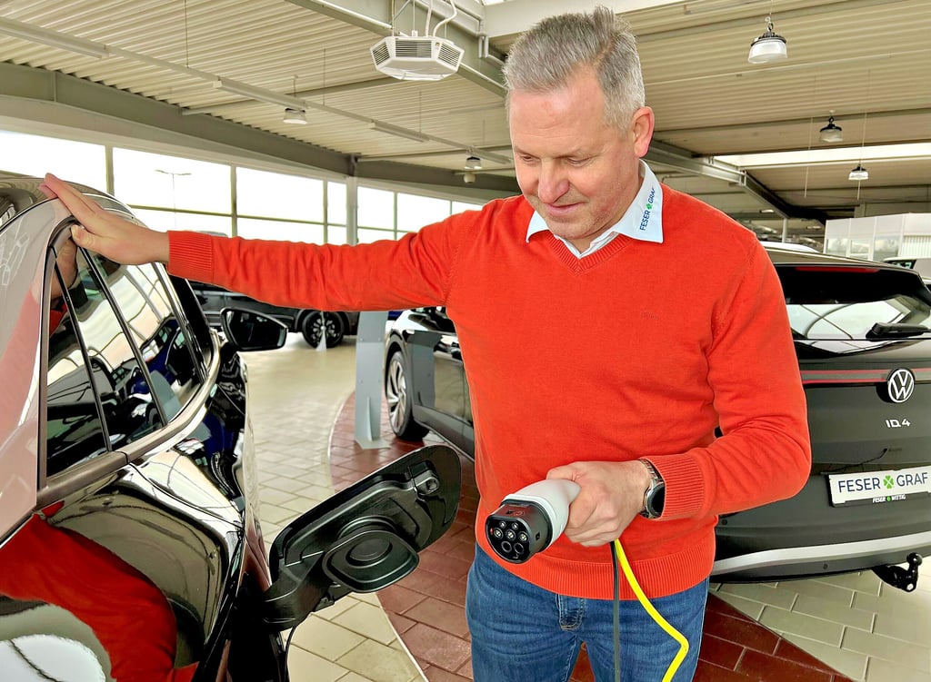 Auch Kfz-Verkäufer Mathias Lehmann von der Feser-Graf Gruppe in Bernburg hat alle E-Autos verkauft und nichts mehr vorrätig.