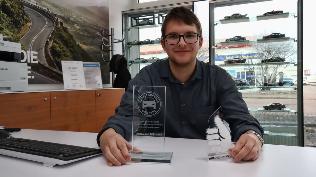Maik Widder ist der beste kaufmännische Azubi von Sachsen Anhalt. Er arbeitet im BMW-Autohaus Fritze in Sangerhausen.