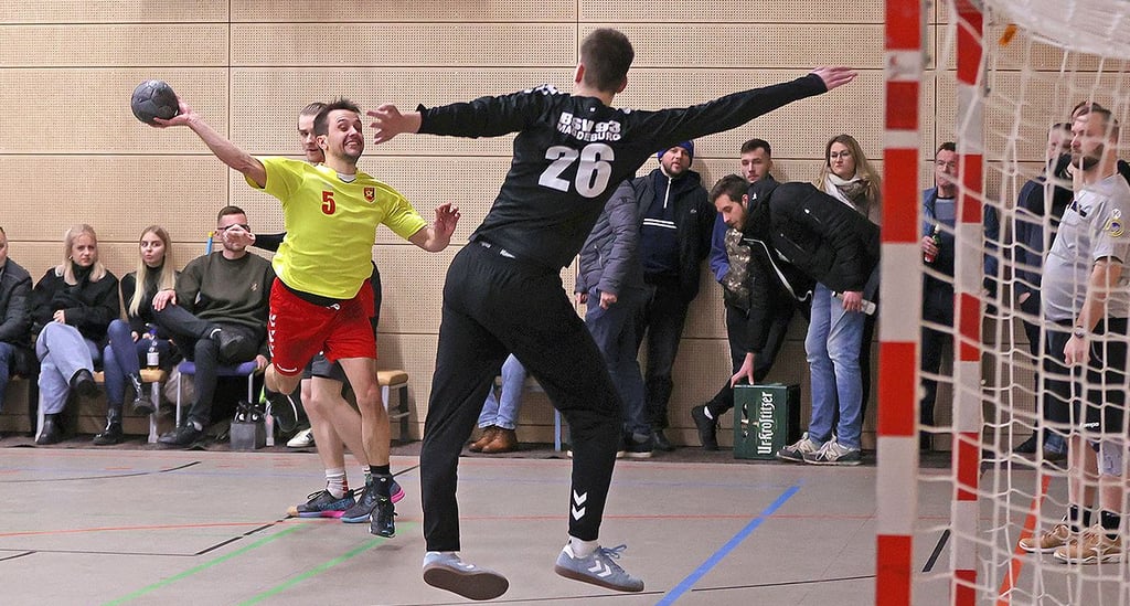 Der Aufstieg ist nicht Ziel des Post SV um Fabian Kort. Trainer Daniel Röwer möchte sein Team entwickeln und oben mitspielen.