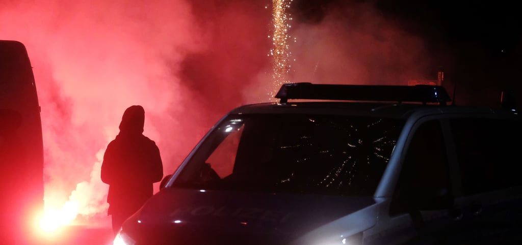 Autos können Silvester mitunter Ziele von Chaoten sein. Aber wie lässt sich der eigene Pkw schützen?