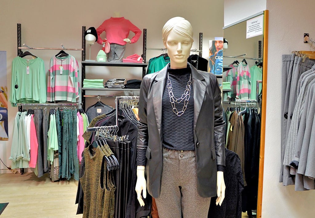 Für Silvester und das nächste Jahr ist besonders der Blazer aus Lederimitat beliebt.