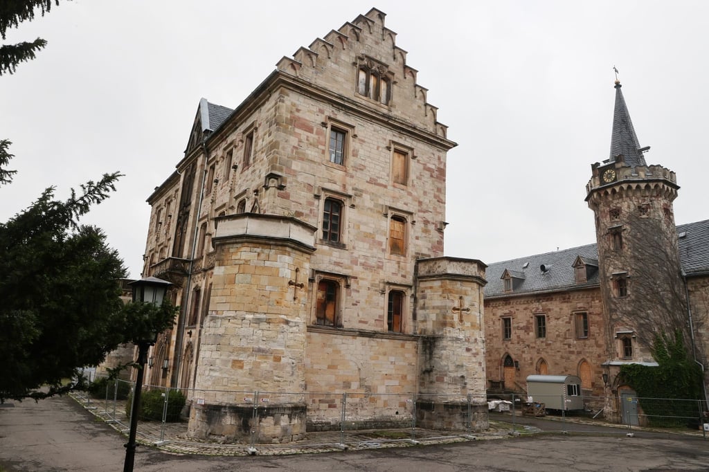 Das Schloss Reinhardsbrunn in Friedrichroda.