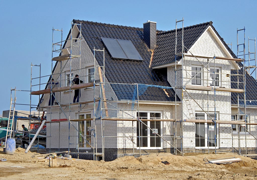 Der Immobilienmarkt ist momentan nicht nur wegen der Zinsentwicklung schwierig. Dazu tragen auch hohe Baukosten bei.
