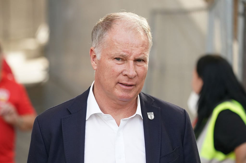 Augsburgs Sportdirektor Stefan Reuter.