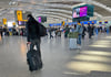 Am britischen Flughafen Heathrow wollen Beschäftigte des Bodenpersonals ab dem 16. Dezember streiken. Das könnte die Pläne vieler Reisenden durcheinanderbringen.