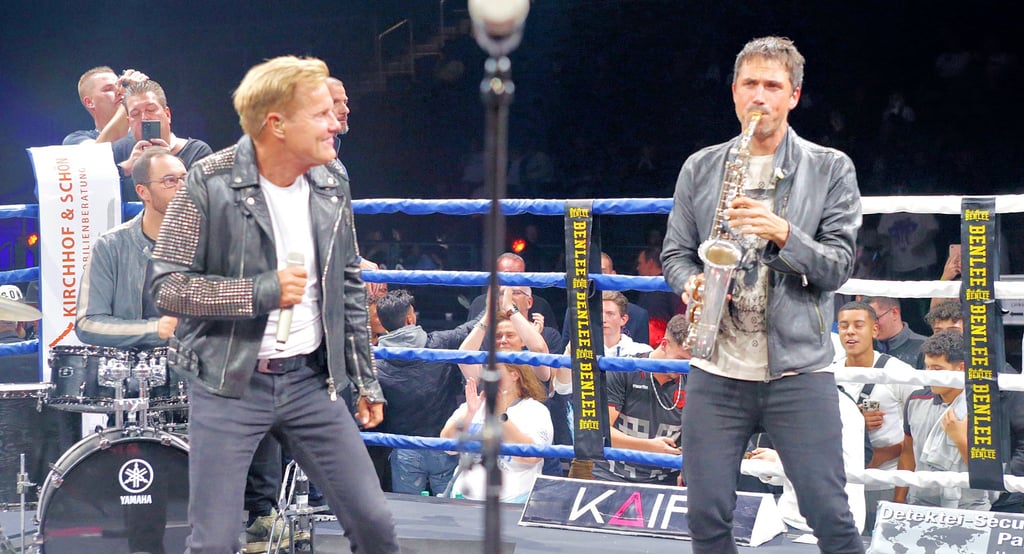 Dieter Bohlen war bei „Petkos Beat and Box“ dabei. Bei dem Format wechseln sich Profikämpfe und Konzerte im Boxring ab.