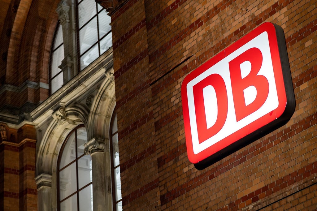 Das Logo der Deutschen Bahn (DB).