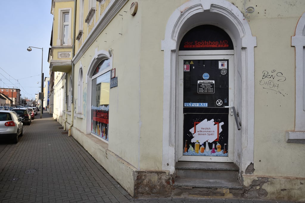 An der Genthiner Straße in Magdeburg stehen direkt nebeneinander Ladengeschäfte leer.