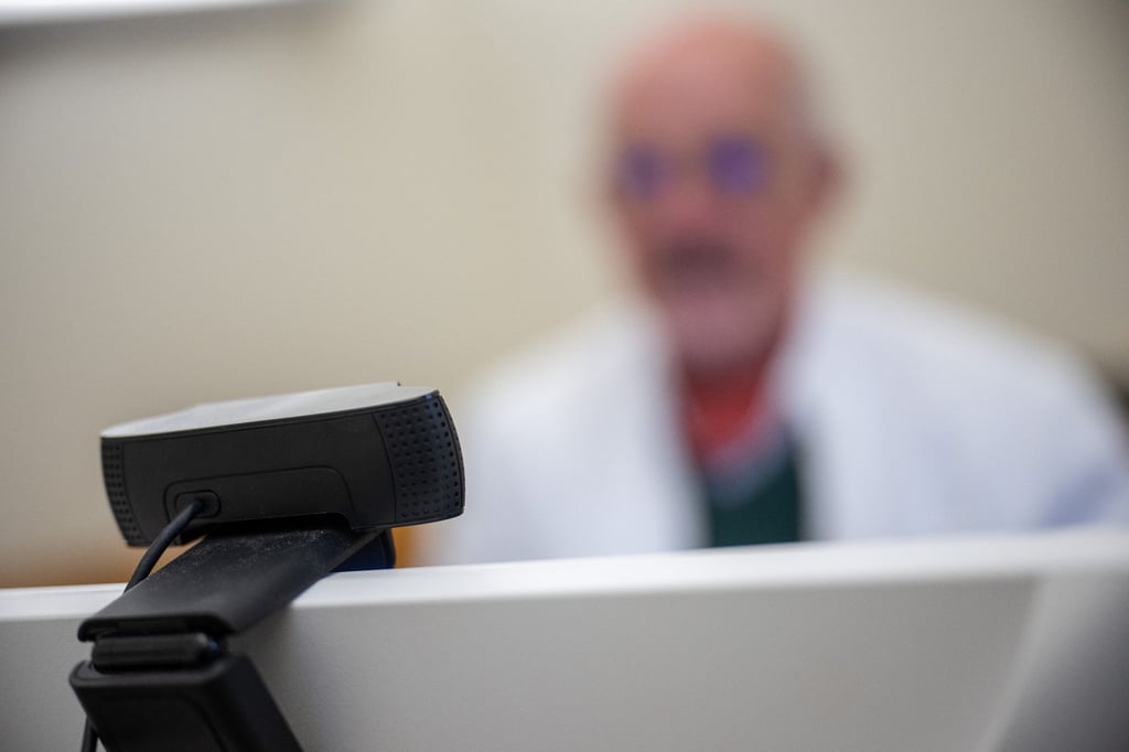 Im vergangenen Jahr wurden laut Kassenärztlicher Vereinigung rund 380.200 Videosprechstunden abgerechnet. Das ist ein Rekord.