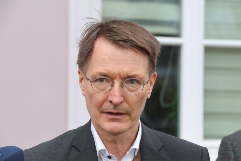 „Reichsbürger“ sollen im April 2022 Sprengstoffanschläge auf Gesundheitsminister Karl Lauterbach geplant haben.