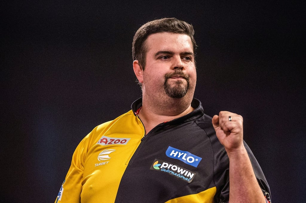 Gabriel Clemens ist als erster Deutscher bei einer Darts-WM ins Viertelfinale eingezogen.