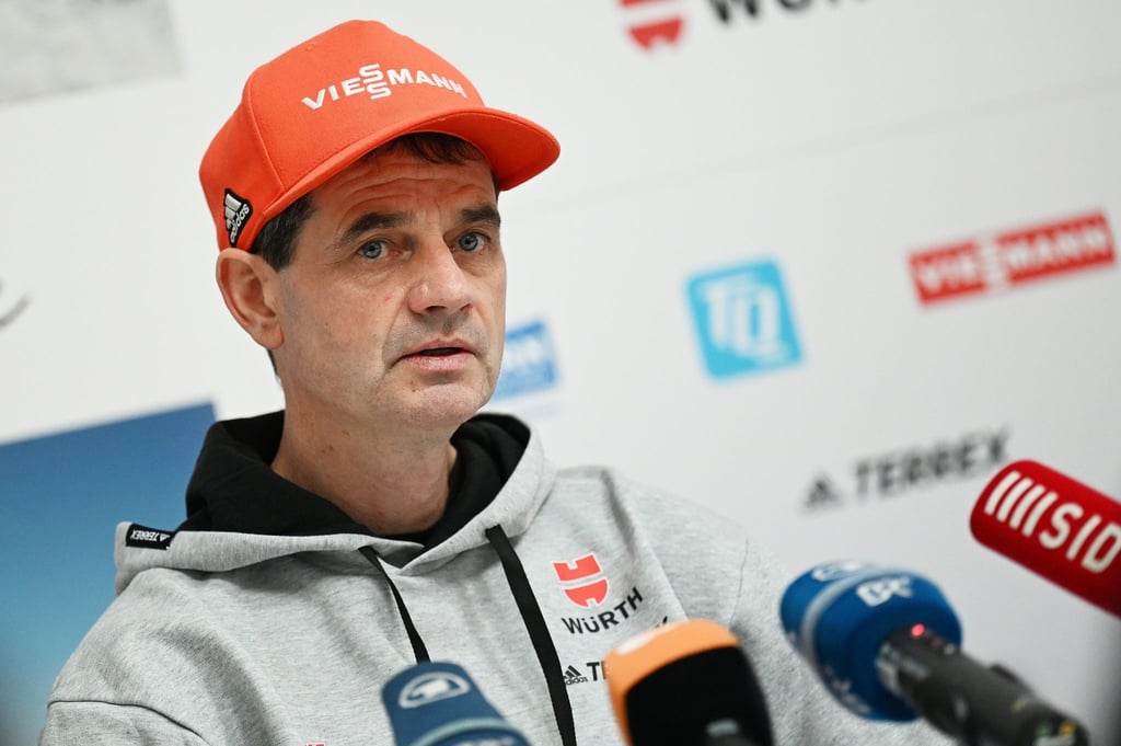Bundestrainer Stefan Horngacher bei der Medienrunde vor der Vierschanzentournee.