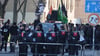 Polizeieinsatz bei einem rechtsextremen Aufmarsch und Gegendemonstration in Gera.