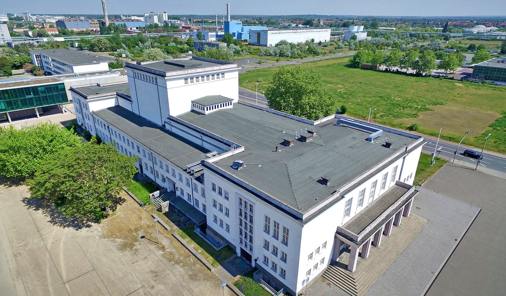 Es ist entschieden: Für den Bitterfelder Kulturpalast wird ein neuer Eigentümer gesucht.