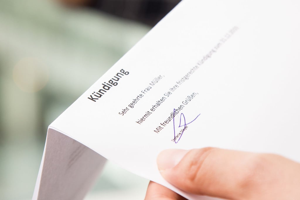 Bei Kündigungsvorhaben sollten Arbeitgeber den Betriebsrat einbeziehen.