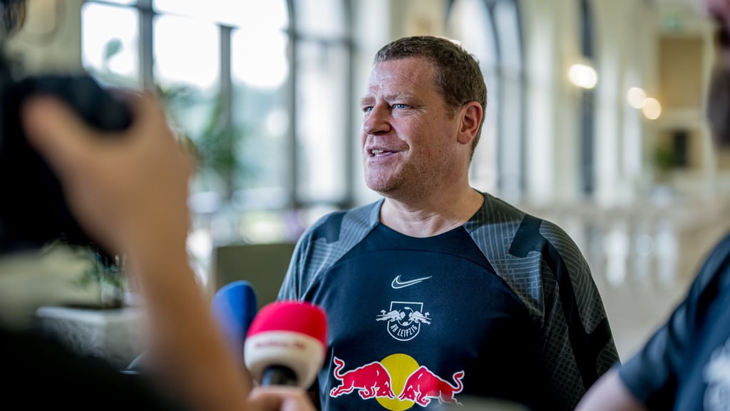 Nach wenigen Wochen im neuen Job gefordert bei brisanten Personalfragen: Max Eberl in Abu Dhabi