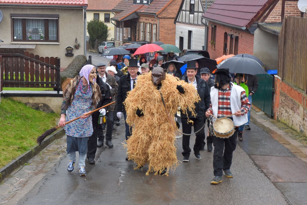 Brauchtum und Tradition Mansfelder Land Was es in Friesdorf mit dem