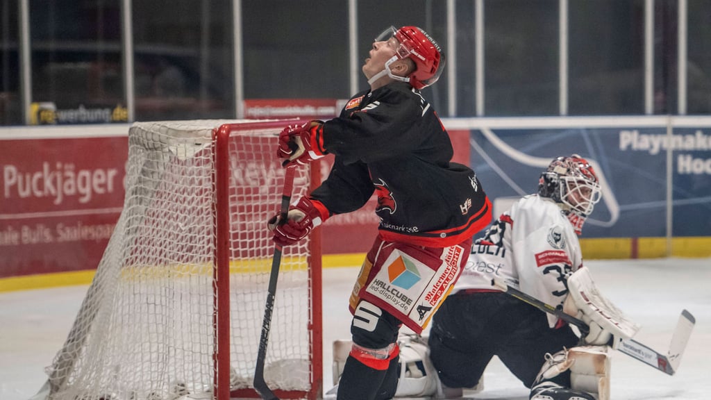 Nur Mathias Varttinen traf für die Saale Bulls beim 1:3 in Hannover.