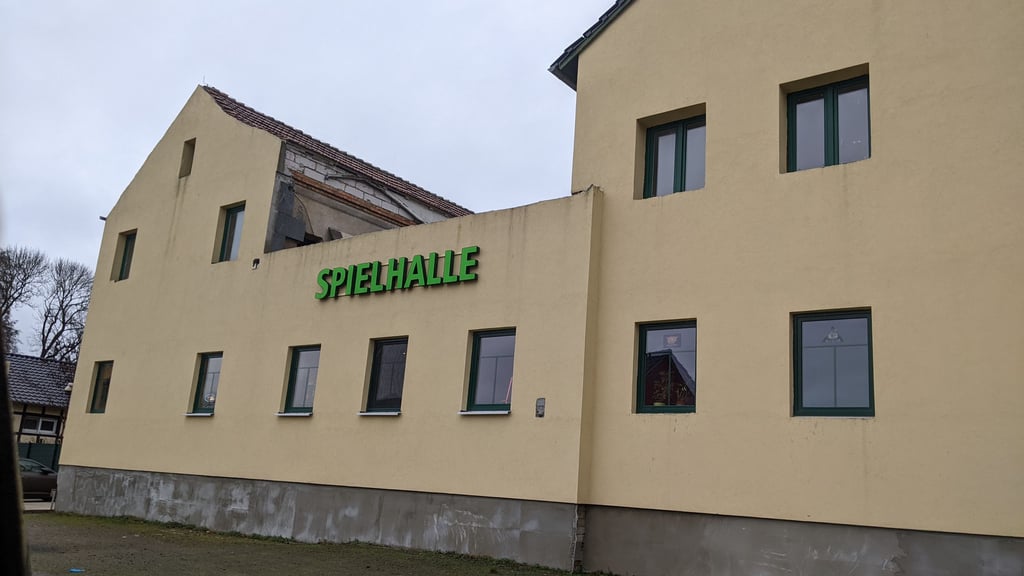 In die Spielhalle in Gardelegen an der Isenschnibber Straße wurde am Mittwochmorgen eingebrochen.