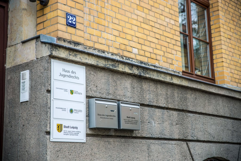 Es ist nicht das erste Mal gewesen: Unbekannte attakierten das „Haus des Jugendrechts“ in Leipzig.