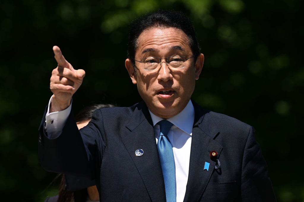 Fumio Kishida, Premierminister von Japan, gratulierte der Nationalmannschaft per Twitter zum Einzug ins WM-Achtelfinale.