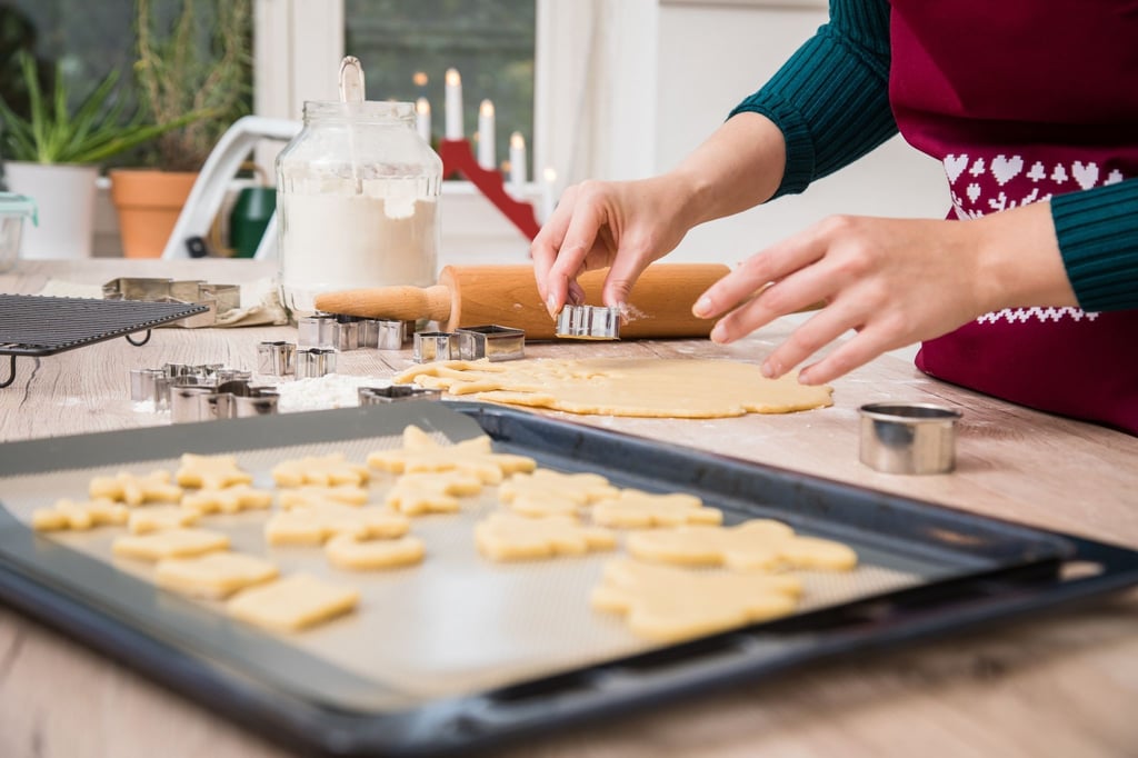 Gemahlene Nüsse und weniger Zucker: Bei selbst gebackenen Plätzchen kann man bestimmen, was genau drinsteckt - ein Vorteil für Menschen mit Diabetes.