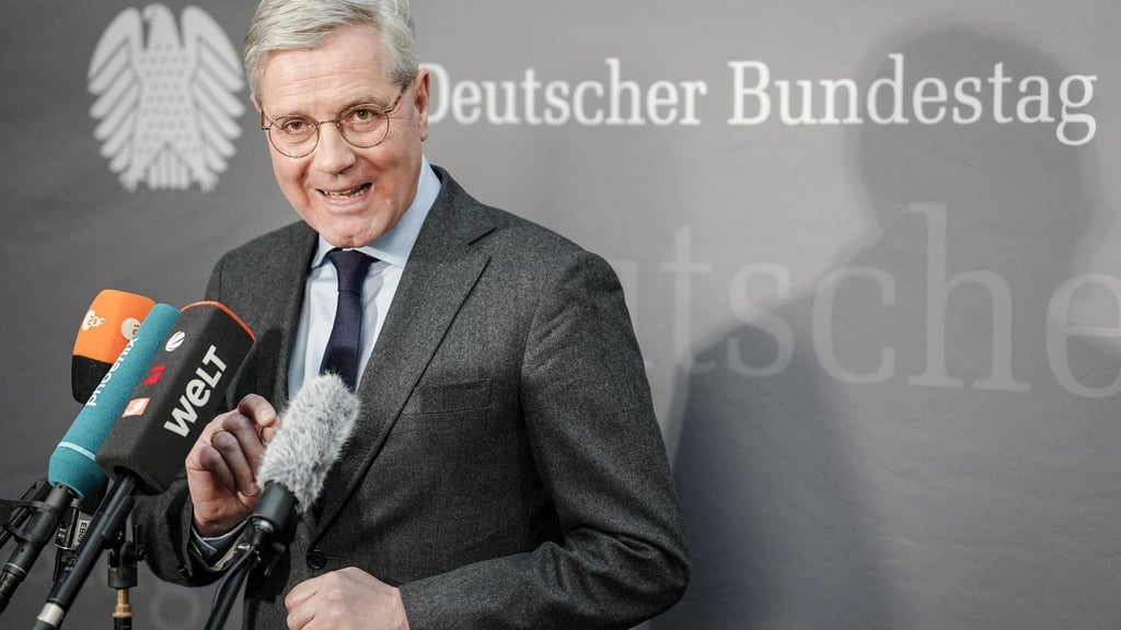 CDU-Außenminister Norbert Röttgen: Die bisherige Linie der Bundesregierung führe zu einem militärischen Patt mit großen Verlusten.