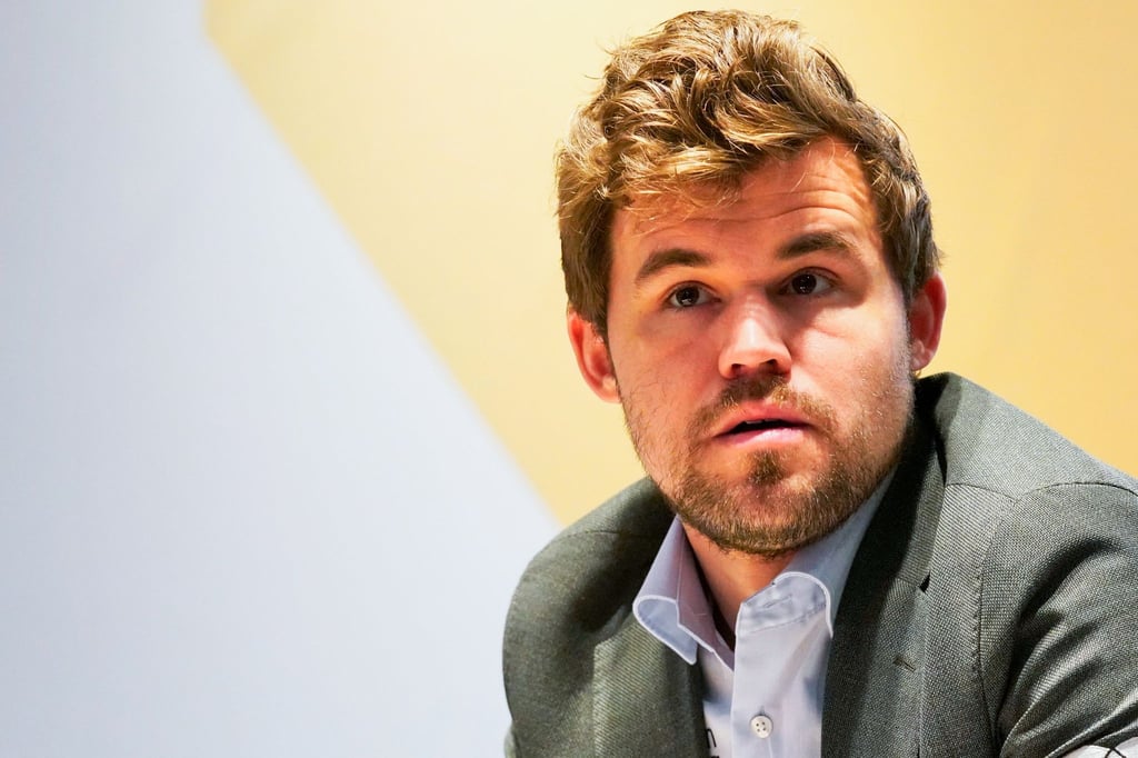 Schach-Star Magnus Carlsen hat nach der WM im Schnellschach auch die WM im Blitzschach gewonnen.