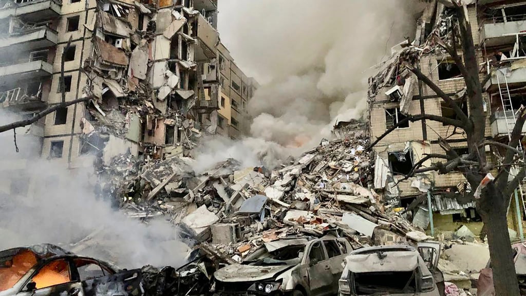 Ein von der Regionalverwaltung Dnipro veröffentlichtes Foto ein zerstörtes Wohngebäude.