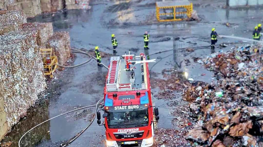 Im Juni des vergangenen Jahres galt es im Burger Industrie- und Gewerbepark ein Großfeuer zu löschen.