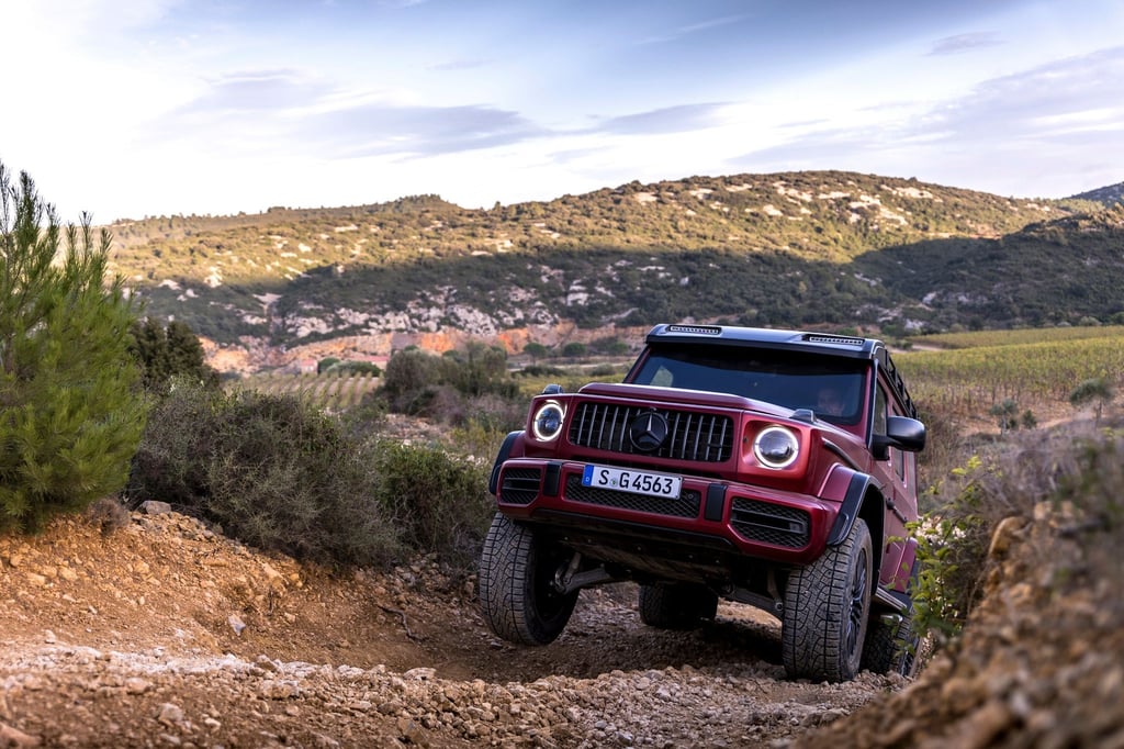 Bis auf die Spitze: Mit dem Mercedes-AMG G 63 4x4² haben die Schwaben eine noch geländegängigere Version ihres Offroaders auf die Räder gestellt.