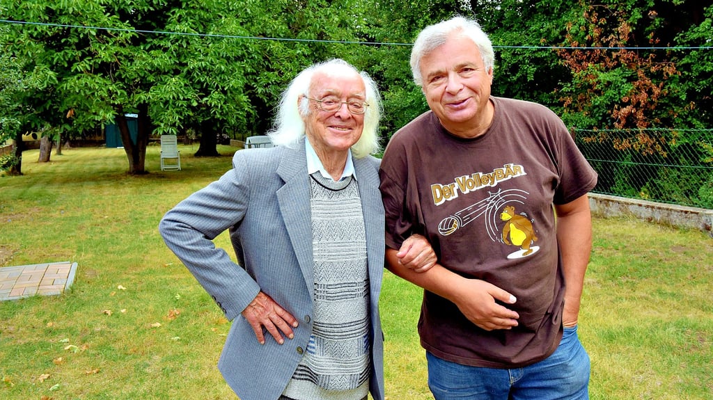 Dirk und sein Vater Felix Ecke wohnen zusammen in der Halleschen Straße in Eisleben.