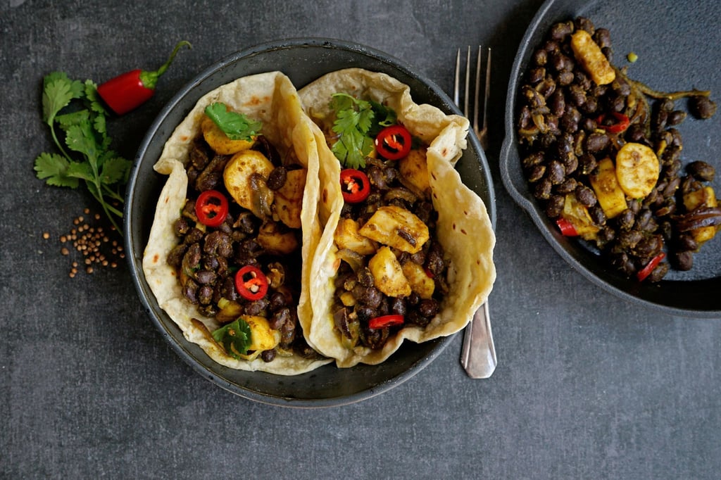 Happen für Happen eine kleine Auszeit vom Alltag: Die Tortillas werden ganz einfach in zwei Pfannen zubereitet.