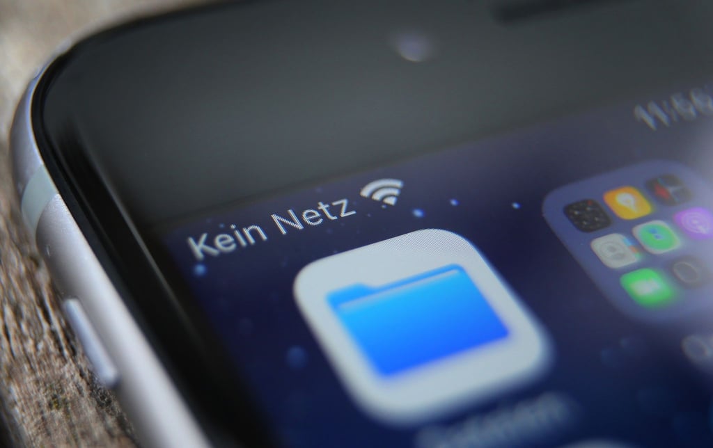 Keine Sorge: So dicke kommt es in Stadt und Land nur noch selten. In Fernzügen ist die Wahrscheinlichkeit, einmal kein Netz zu haben aber noch recht hoch.