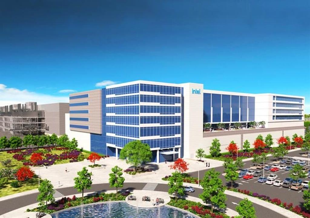 Der Bau der Chip-Fabriken von Intel in Magdeburg startet frühestens 2024. Das Bild zeigt, wie ein Werk aussehen soll.
