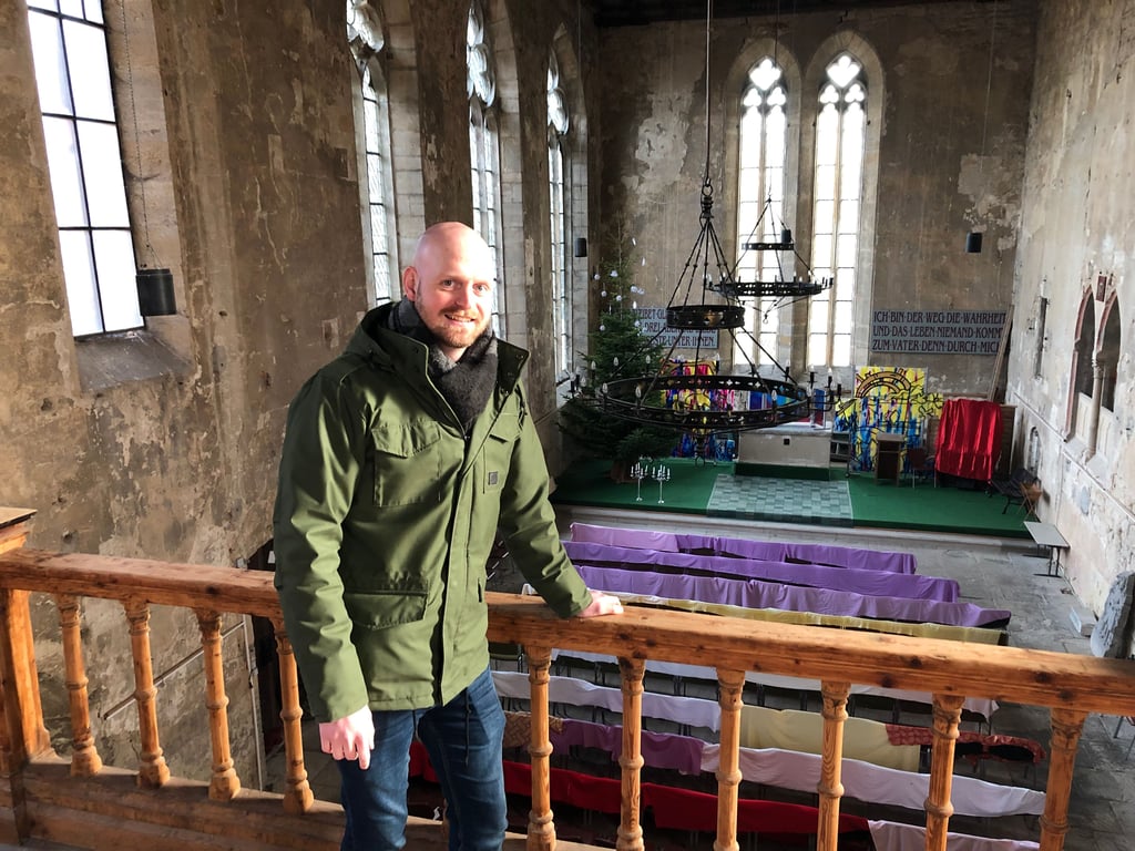 Pfarrer Jonas Zanke möchte die Langendorfer Klosterkirche als Jugendkirche etablieren.