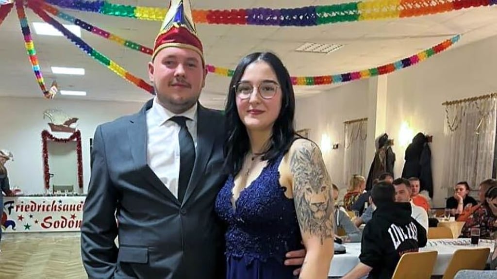 Prinzessin Fabina und Prinz Philipp sind das FKK-Prinzenpaar.