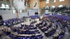 Symbolfoto - Der Bundestag soll auf die gesetzlich festgeschriebene Größe von 598 Abgeordneten reduziert werden.