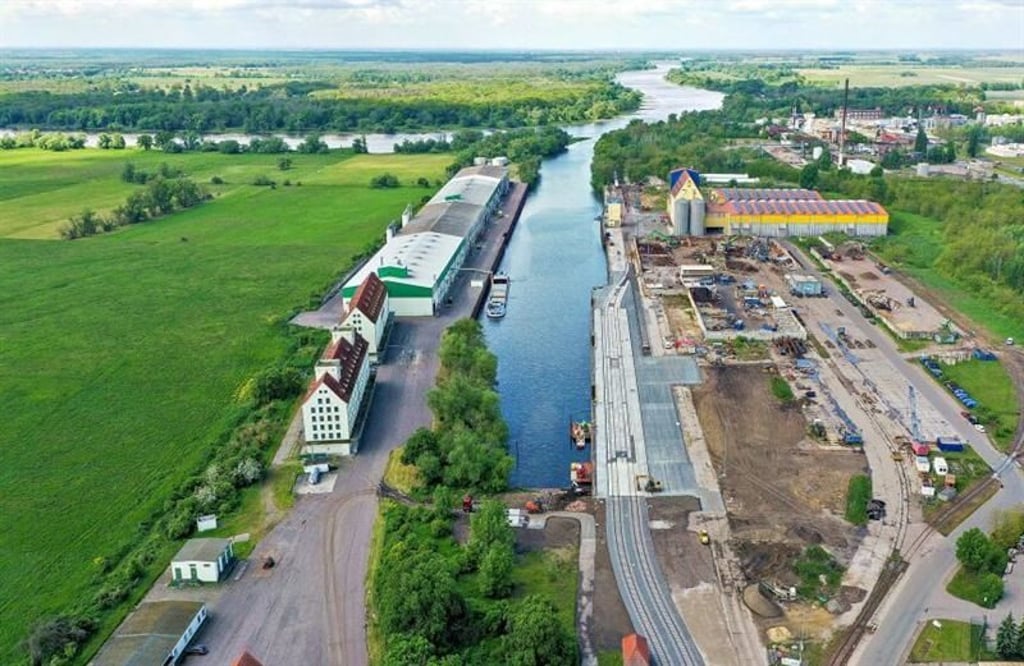 Der Industriehafen von Roßlau nach Umbau und Wiedereröffnung