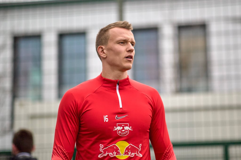 Lukas Klostermann stieg mit RB Leipzig in die Bundesliga auf und wurde zum Nationalspieler.