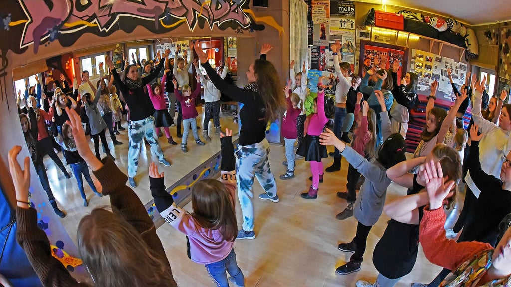 Mittwochs finden sich besonders viele Kinder in der „Butze“ ein. Das Tanztraining mit Vivien Horn ist der Renner beim Jugendclub Elf.