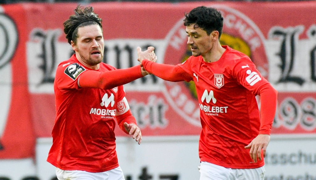 Die HFC-Aufholjagd gegen den SV Wehen Wiesbaden kam zu spät.