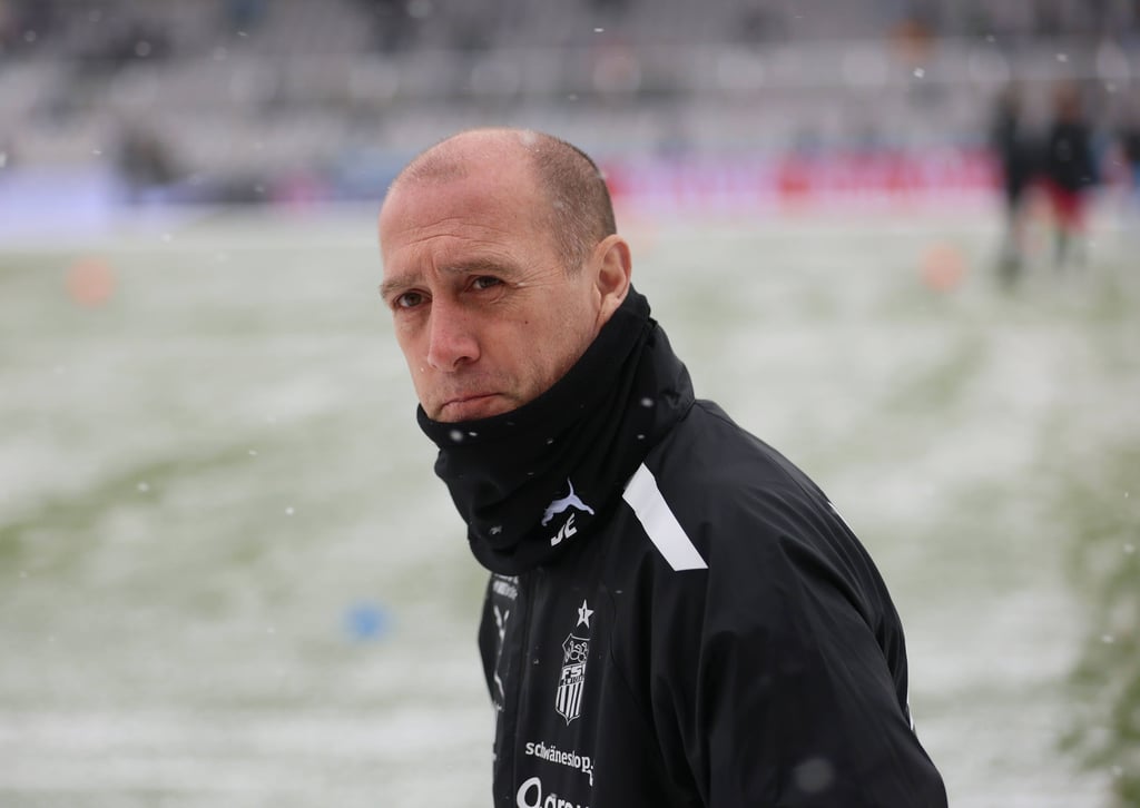 FSV-Trainer Joe Enochs steckt mit seinem Team tief im Abstiegskampf der 3. Liga fest.