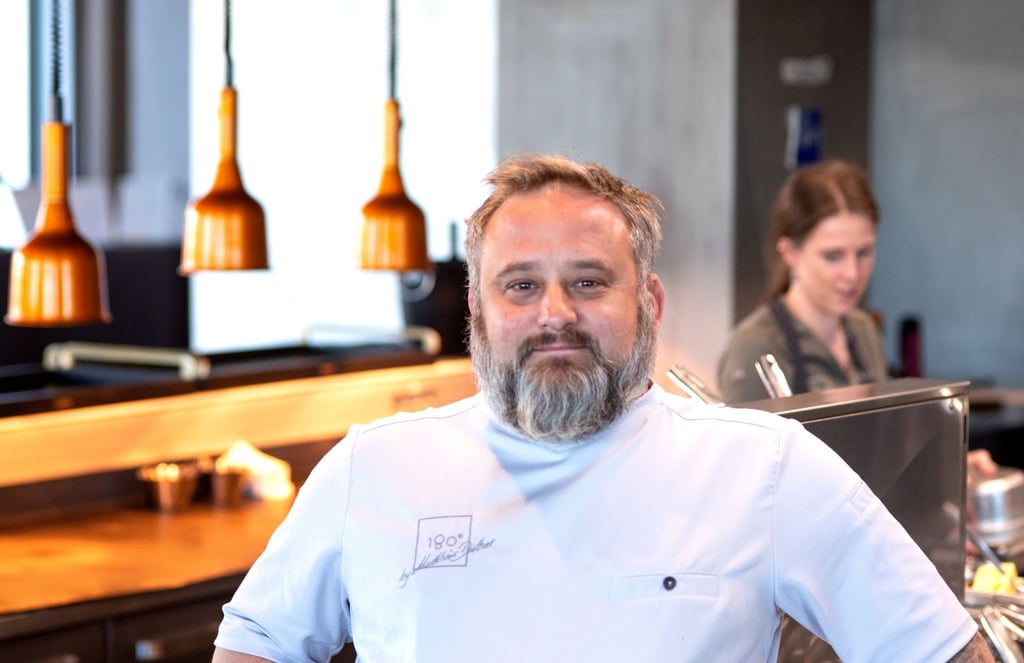 Der deutsche Sternekoch Matthias Diether in seinem Restaurant „180° by Matthias Diether“ in Tallinn.