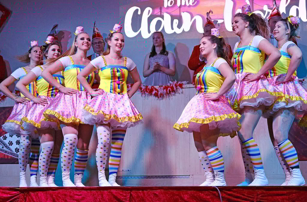 Auch die Funkengarde des Faschingsklubs Salzfurtkapelle begeisterte mit einem ausgelassenen Showprogramm.