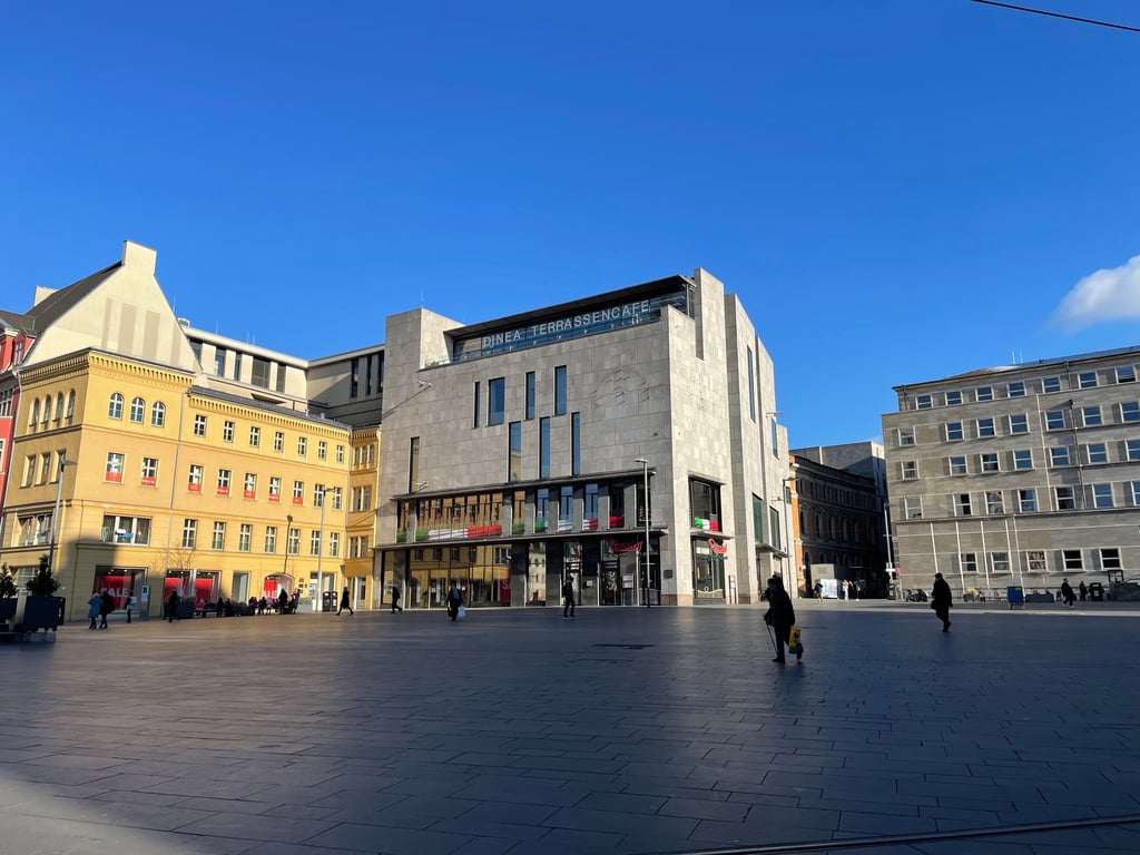 Galeria Kaufhof hat geschlossen. Jetzt kommen weniger Menschen in Halles Innenstadt.