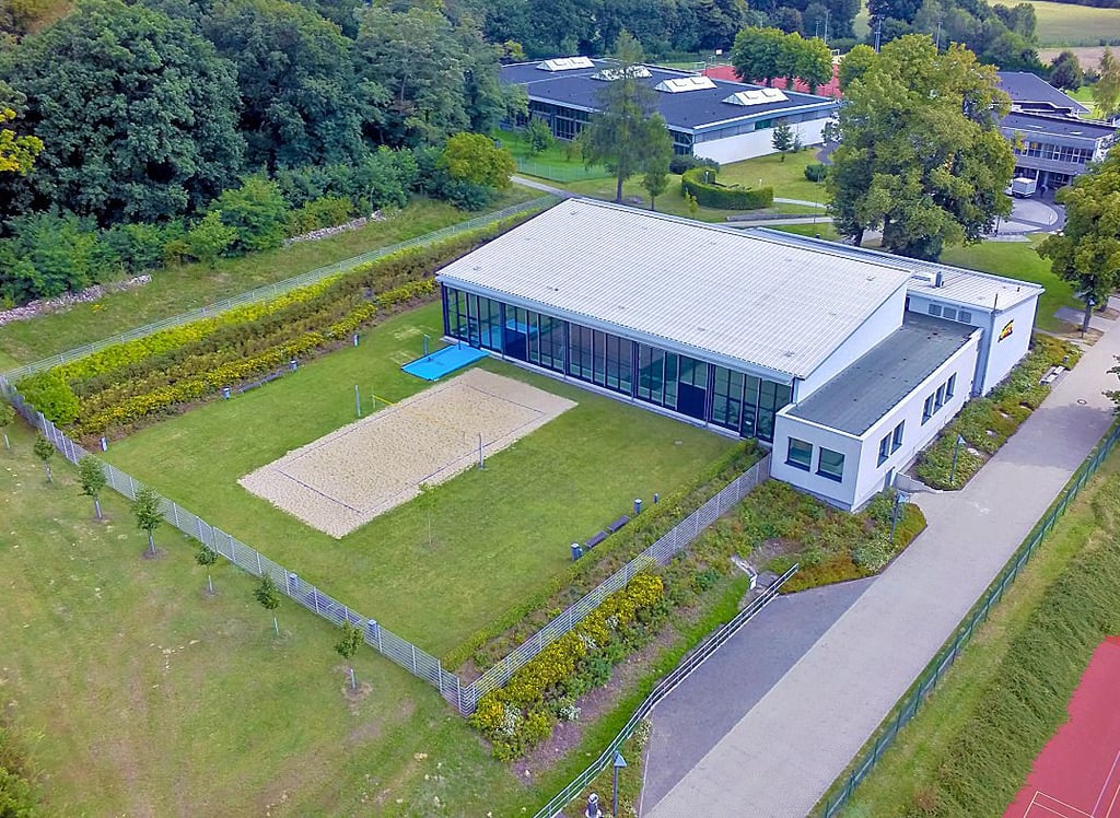 Blick auf das Hallenbad in Osterburg.
