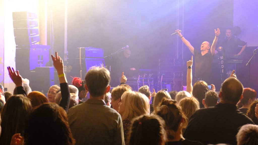 "Music for the Masses" - Der Titel des Konzertabends mit "Personal Mode" in Blankenburg konnte nicht treffender gewählt werden.